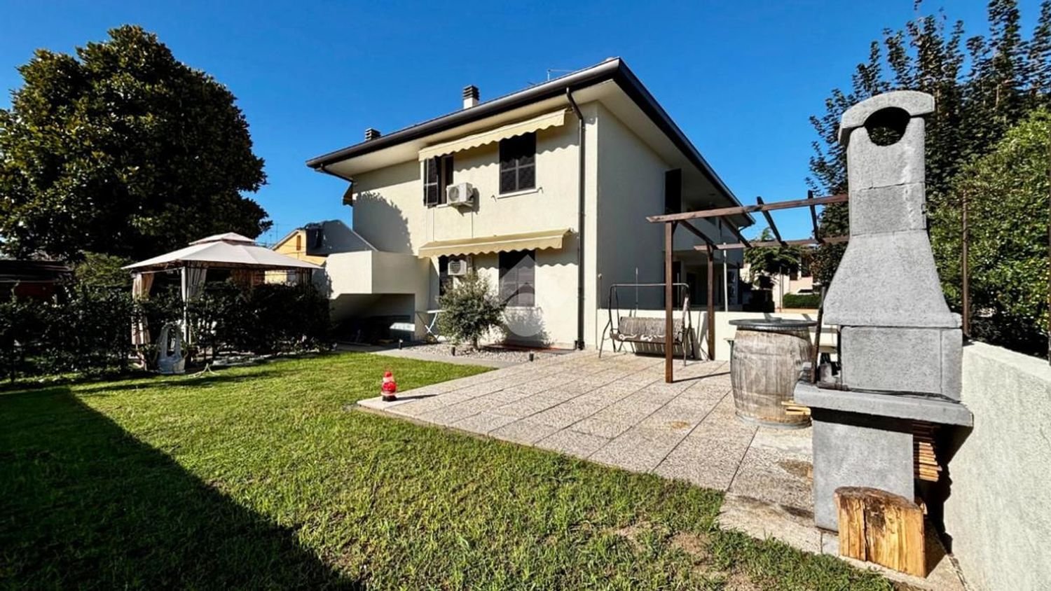 5 bedrooms Apartment in San Bonifacio, Italy No. 385595