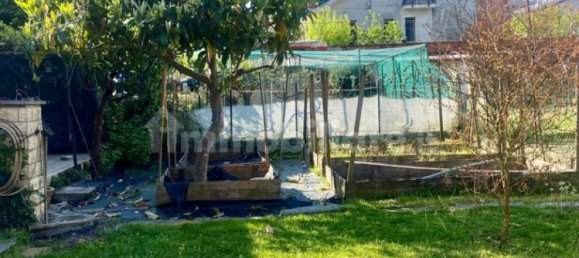 Villa de 4 dormitorios en Nichelino, Italy No. 129393 4