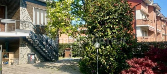 Villa de 4 dormitorios en Nichelino, Italy No. 129393 41