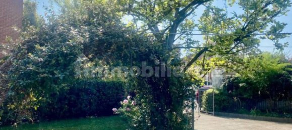 Villa de 4 dormitorios en Nichelino, Italy No. 129393 5