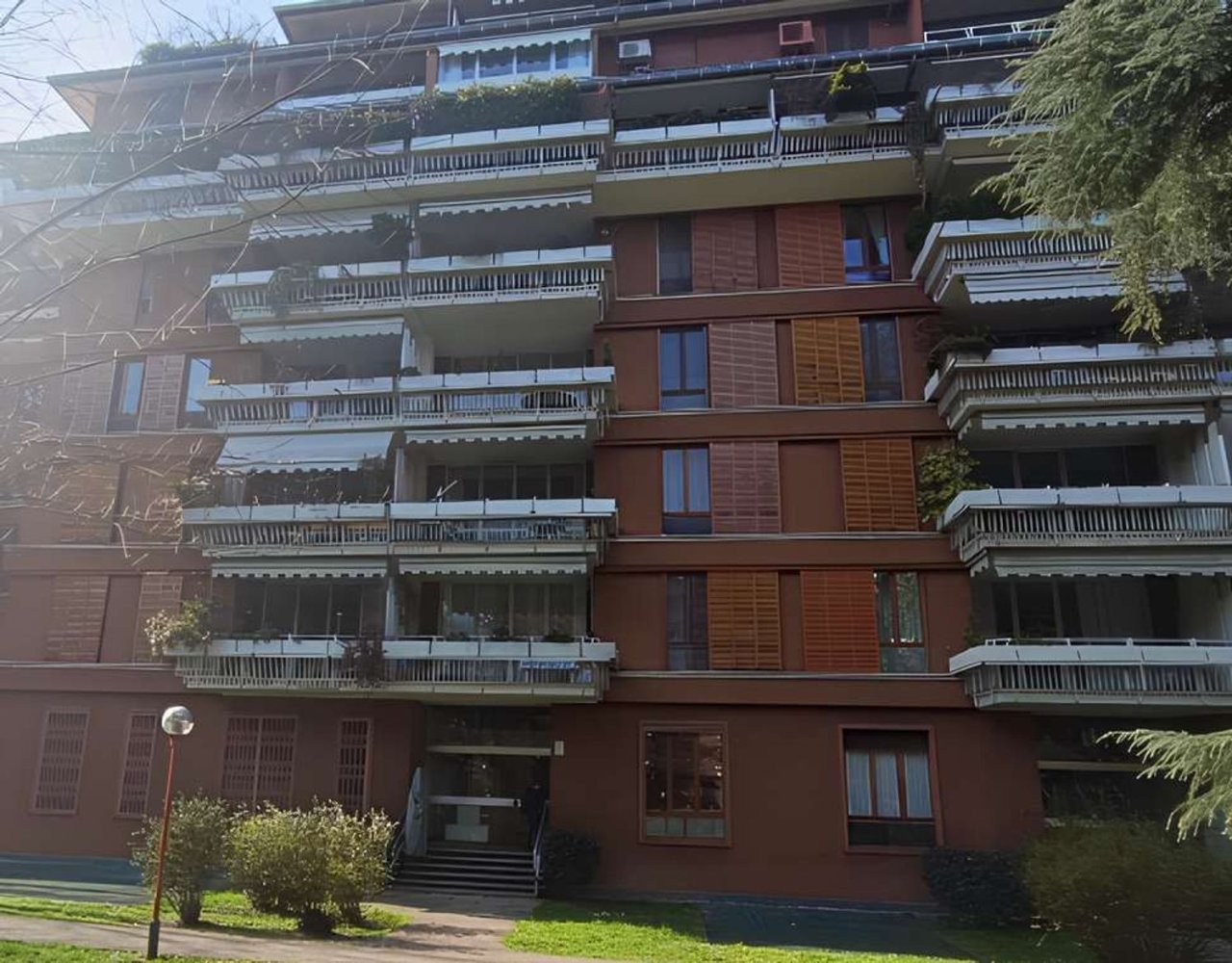 4غرفة شقة في Segrate, Italy رقم 338100