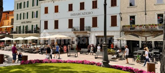 1 room Commercial property in Desenzano del Garda, Italy No. 296810 4