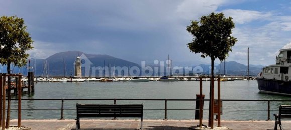 1 room Commercial property in Desenzano del Garda, Italy No. 296810 8
