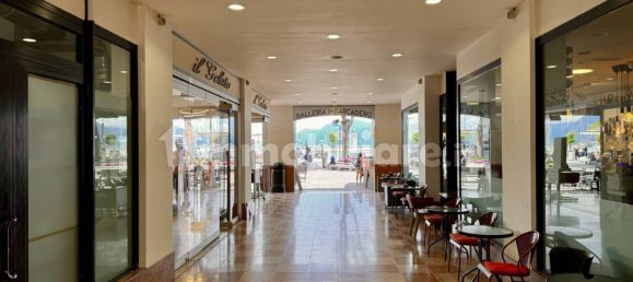1 room Commercial property in Desenzano del Garda, Italy No. 296810 5
