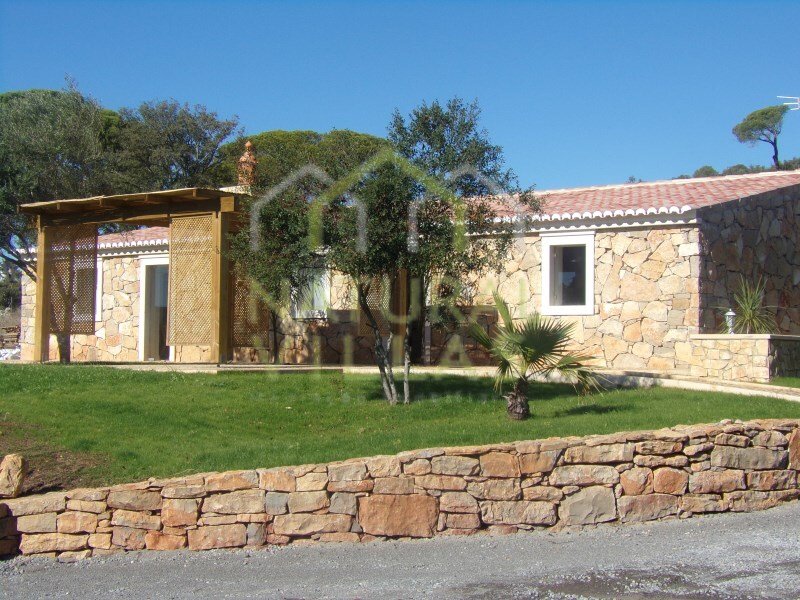 Villa de 4 dormitorios en Loule, Portugal No. 88719