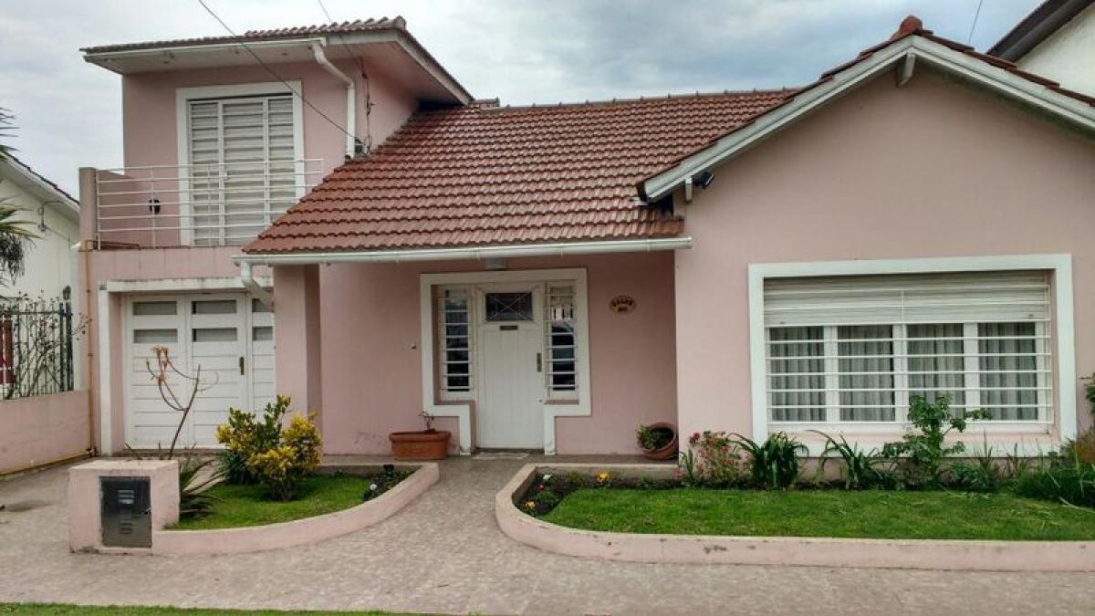 Дом с 3 спальнями в Мар-дель-Плата, Аргентина № 65065