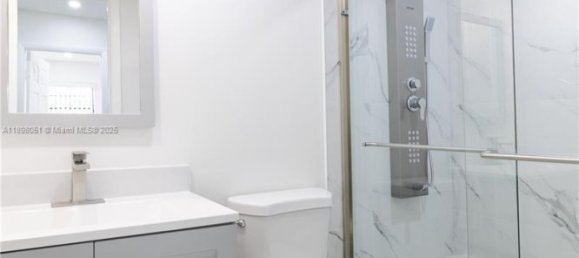 3 Schlafzimmer Doppelhaus in Miami, USA, Nr. 614867 11