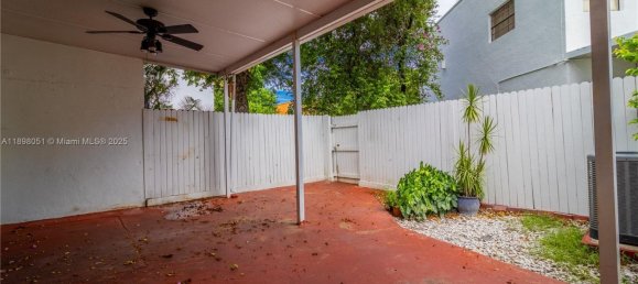 3 Schlafzimmer Doppelhaus in Miami, USA, Nr. 614867 19