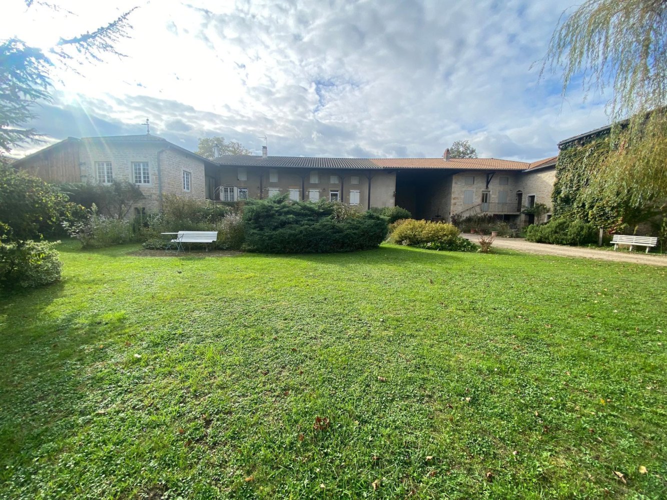 6 bedrooms House in Macon, France No. 194718