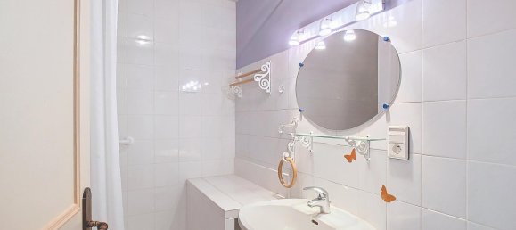 6 bedrooms House in Macon, France No. 194718 6