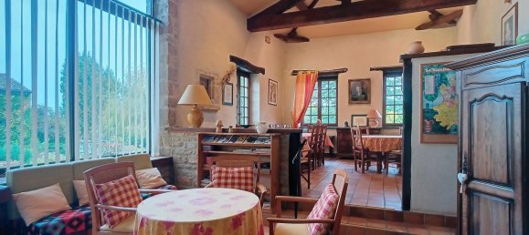 6 bedrooms House in Macon, France No. 194718 2