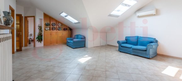 6-Zimmer Doppelhaus in Turin, Italy, Nr. 188712 23