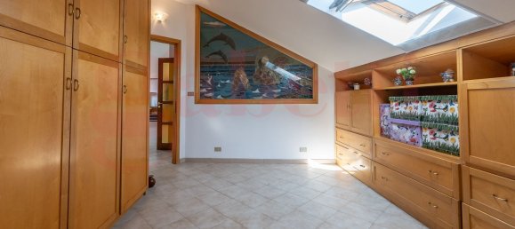 6-Zimmer Doppelhaus in Turin, Italy, Nr. 188712 31