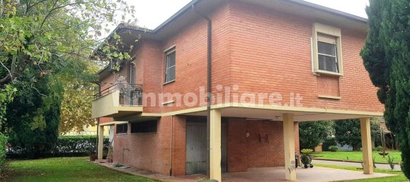 3 bedrooms Villa in Pisa, Italy No. 349655 2