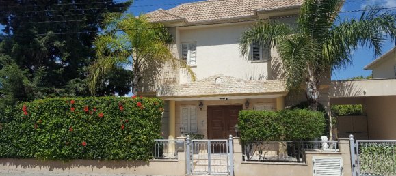 4 bedrooms Villa in Limassol, Cyprus No. 12637 2