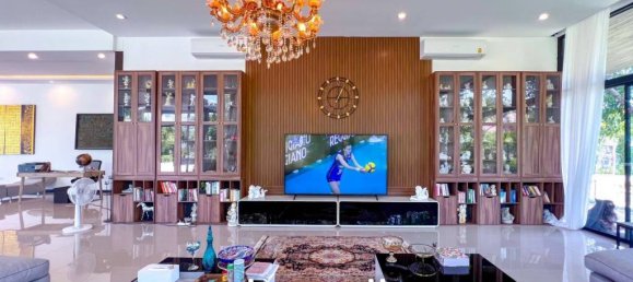 6 bedrooms Villa in Pattaya, Thailand No. 16765 4