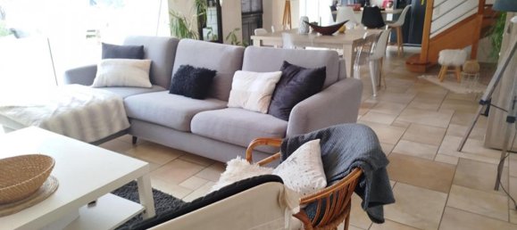 Casa de 4 dormitorios en Noyal-Pontivy, France No. 278584 2