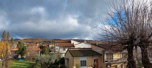 Квартира с 3 комнатами в Ареццо, Италия № 196311 12