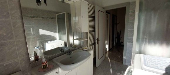 Квартира с 3 комнатами в Ареццо, Италия № 196311 5