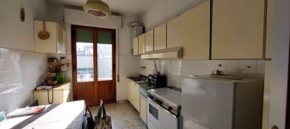 Квартира с 3 комнатами в Ареццо, Италия № 196311 18