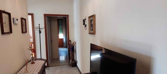 Квартира с 3 комнатами в Ареццо, Италия № 196311 3