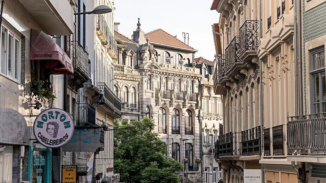 10 bedrooms Building in Porto, Portugal No. 132350