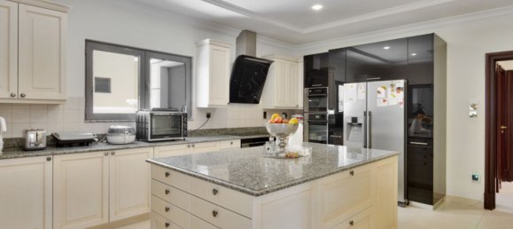 6 bedrooms Villa in Palm Jumeirah, UAE No. 2845 6