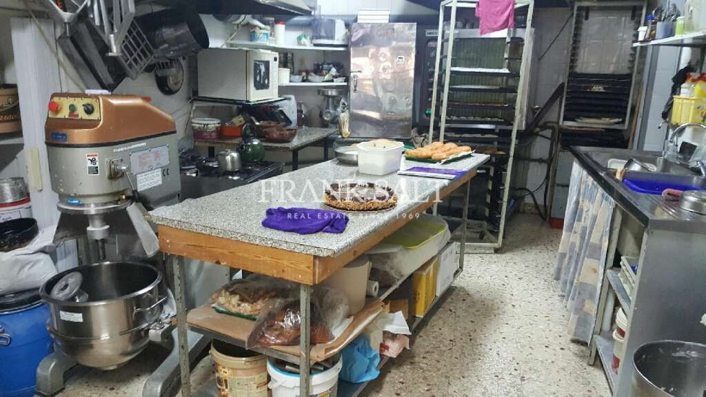 Магазин 75м² в Моста, Мальта № 11917