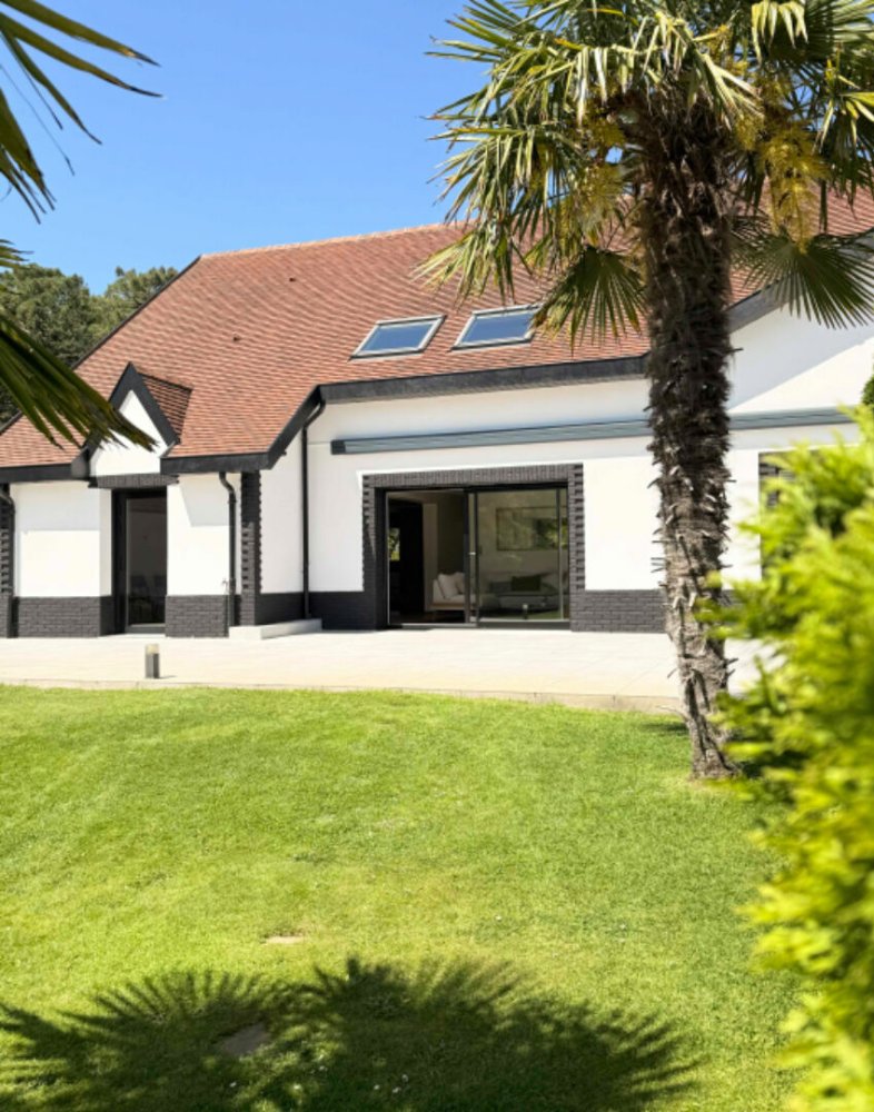 5 bedrooms Villa in Cucq, France No. 52272