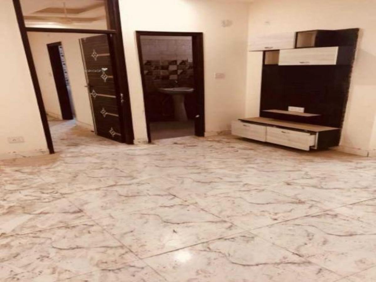 2 bedrooms House in Noida, India No. 9836