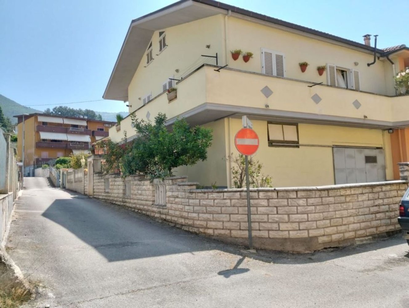 5 rooms Villa in Bussi sul Tirino, Italy No. 303087