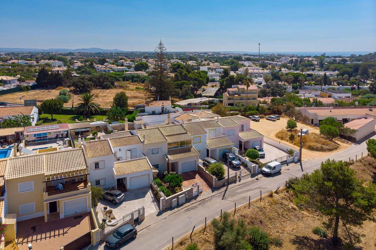 3 bedrooms Townhouse in Albufeira, Portugal No. 344612