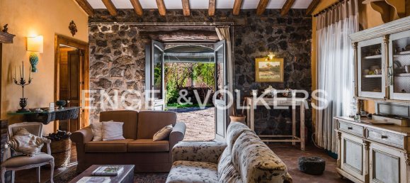 6 rooms Villa in Zafferana Etnea, Italy No. 68781 5