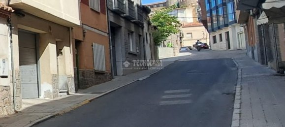 Apartamento de 3 dormitorios en Ávila, Spain No. 25469 26