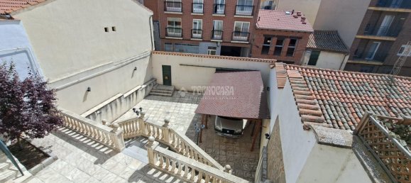Apartamento de 3 dormitorios en Ávila, Spain No. 25469 25
