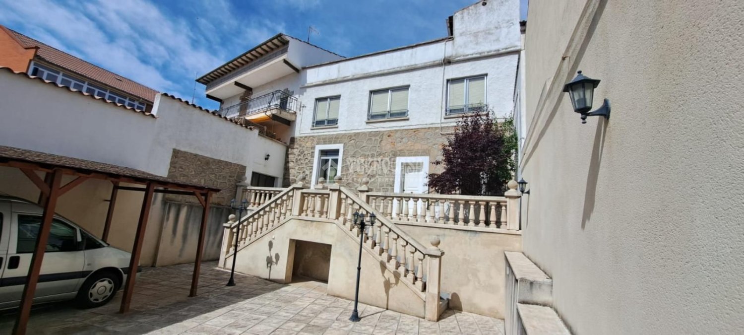 Apartamento de 3 dormitorios en Ávila, Spain No. 25469