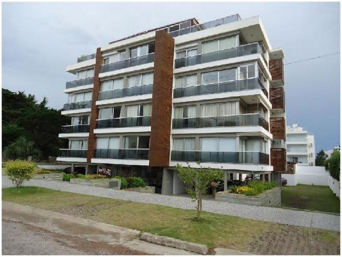 2 bedrooms Apartment in Maldonado, Uruguay No. 4043