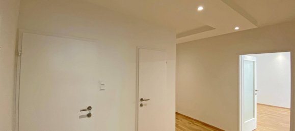 2 rooms Apartment in Hietzing, Austria No. 233334 2