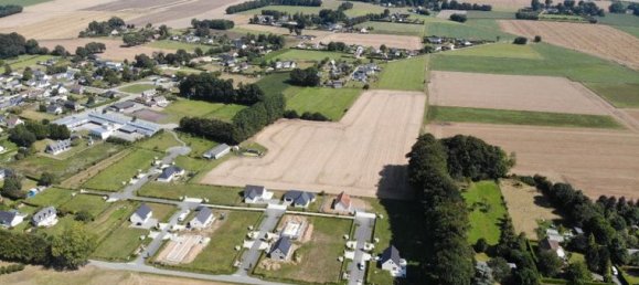 733m² Land in Criquetot-sur-Ouville, France No. 356359 2