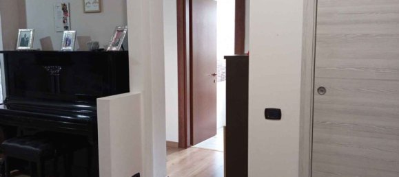 Квартира с 3 комнатами в Лиссоне, Италия № 334570 3