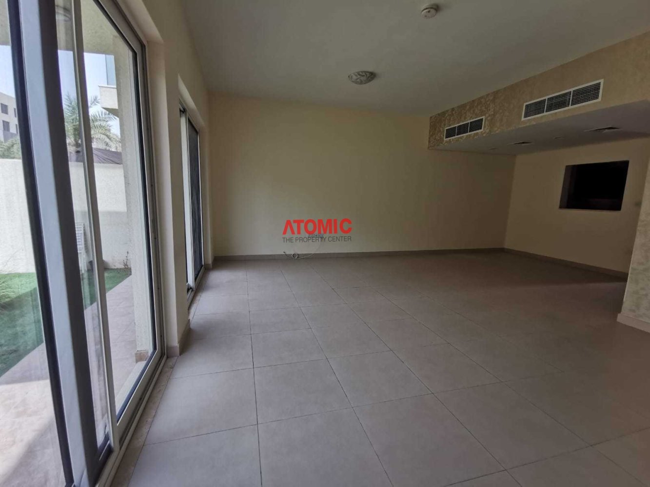 3 bedrooms Villa in International City, UAE No. 6984