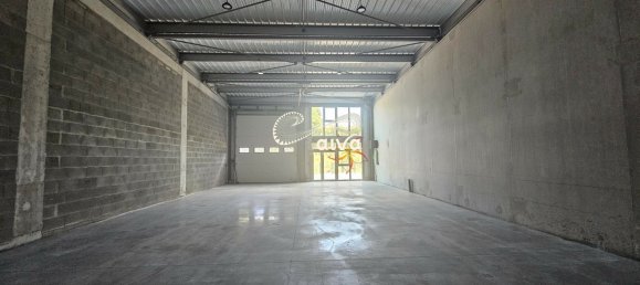 183m² Commercial property in Miniac-Morvan, France No. 307110 2