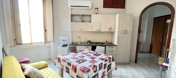 2 rooms Apartment in Bari, Italy No. 165802 4