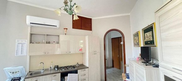 2 rooms Apartment in Bari, Italy No. 165802 6
