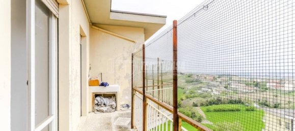 3 bedrooms Apartment in Monte San Giusto, Italy No. 218991 7