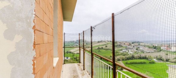 3 bedrooms Apartment in Monte San Giusto, Italy No. 218991 9