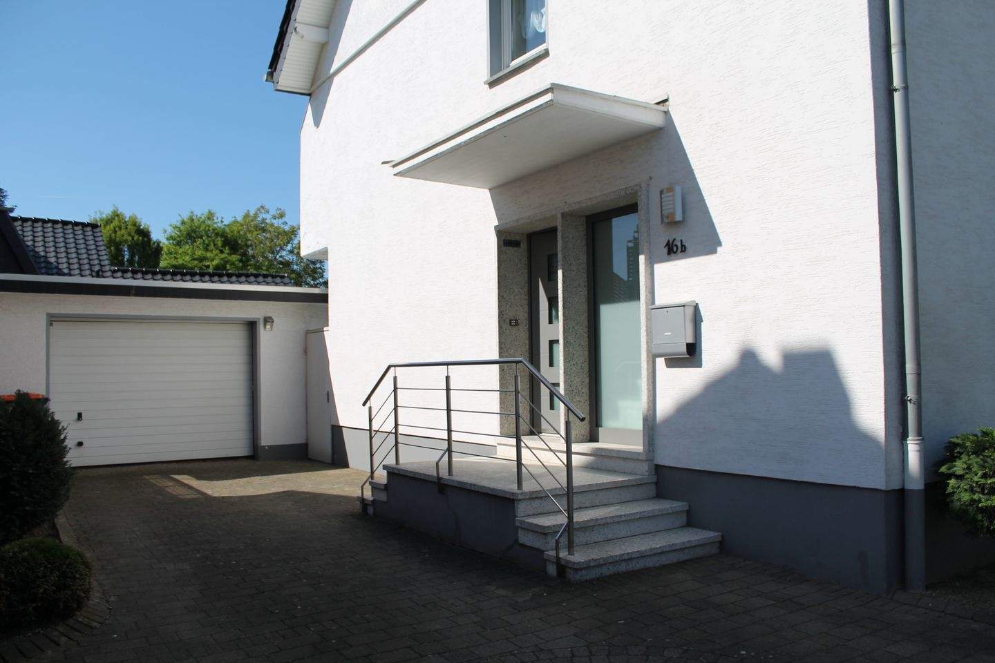 Таунхаус с 8 комнатами в Зост, Германия № 315077