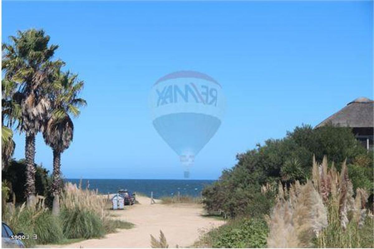 3 bedrooms House in Maldonado, Uruguay No. 1276