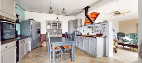 5 bedrooms House in Arnieres-sur-Iton, France No. 277281 5