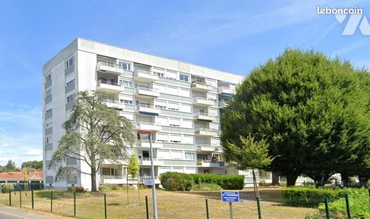 3 bedrooms Apartment in Cholet, France No. 289351